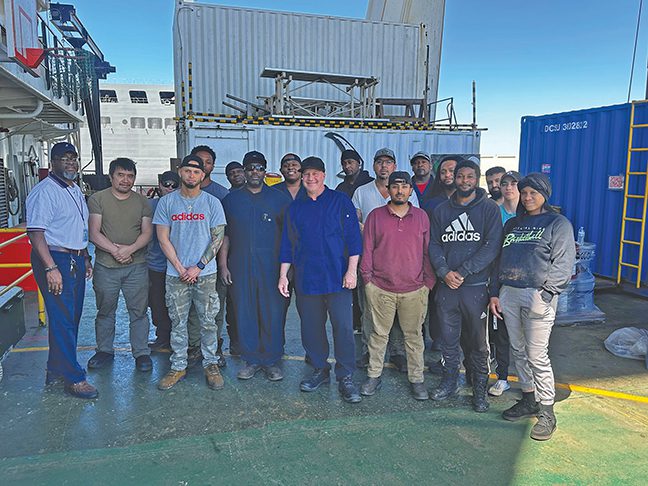 Photo of crew and port agent